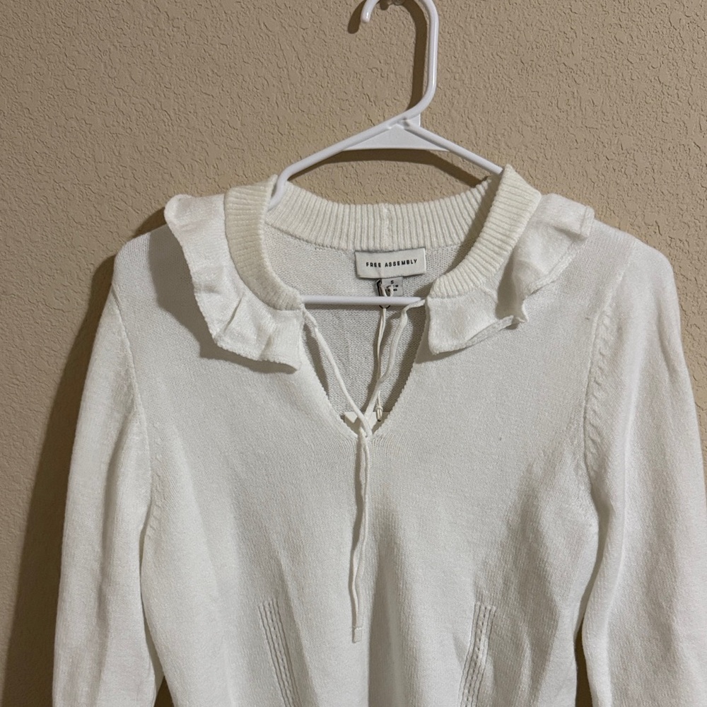 White Ruffled Collar Sweater - Picture 2 of 5